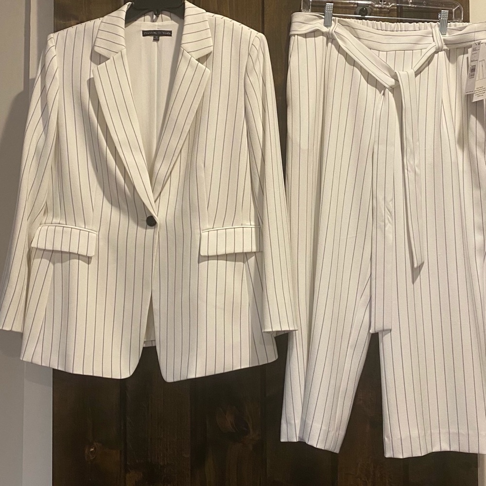 NWT Beautiful, Cream & Blue Suit